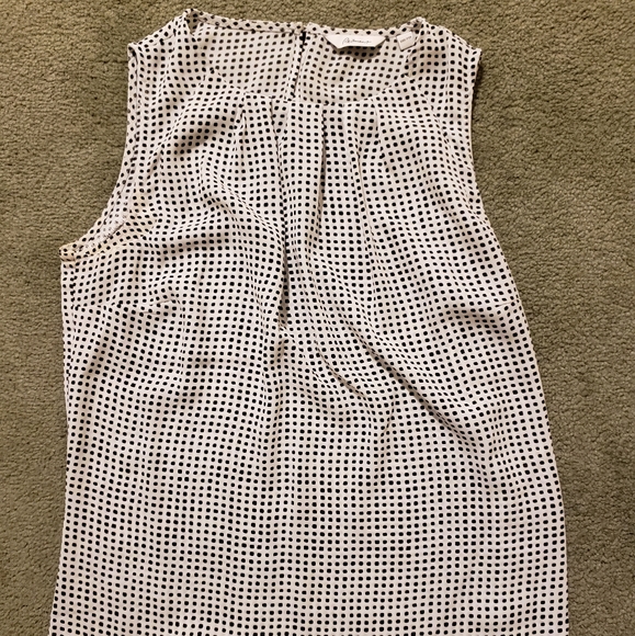 Black and white top - Picture 1 of 2